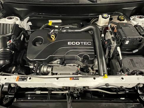 Used 2020 Chevrolet Equinox LS image 36
