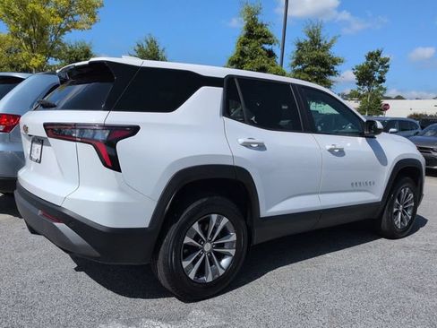 Used 2026 Chevrolet Equinox LT FWD image 4