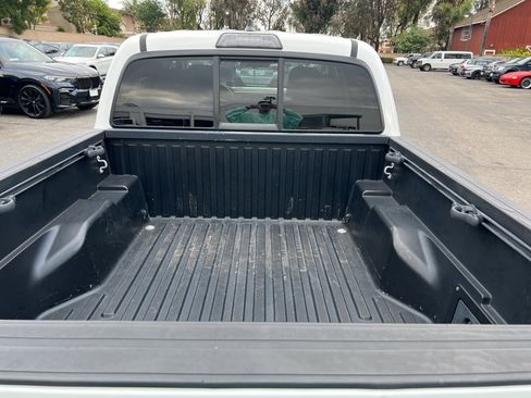 Used 2019 Toyota Tacoma SR5 image 7
