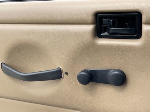 Used 2002 Jeep Wrangler Sahara image 21