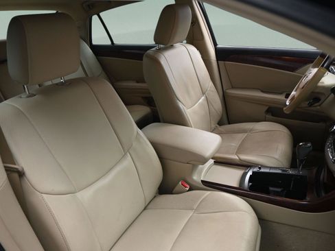 Used 2011 Toyota Avalon Limited FWD image 34