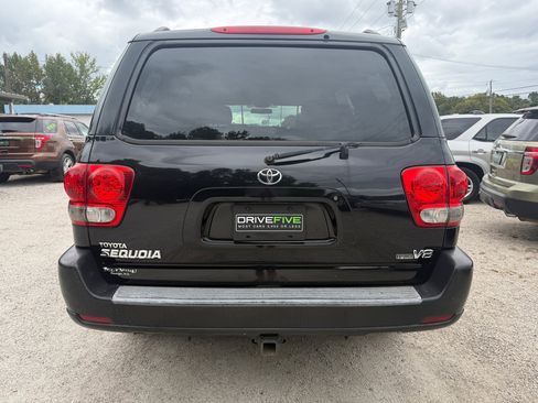 Used 2006 Toyota Sequoia SR5 image 4