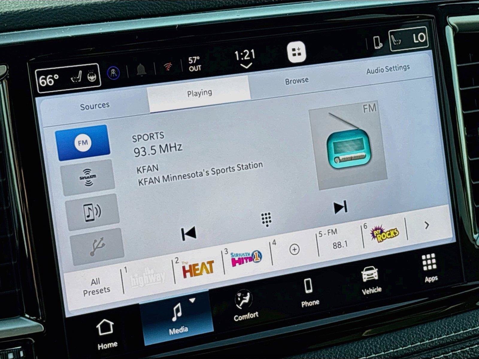 New 2027 Chrysler Pacifica Select AWD/4WD image 7