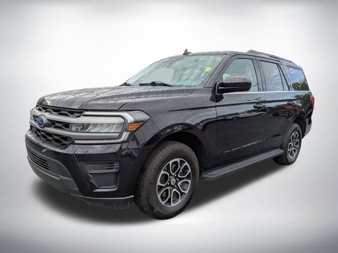 Used 2024 Ford Expedition XLT RWD image 8