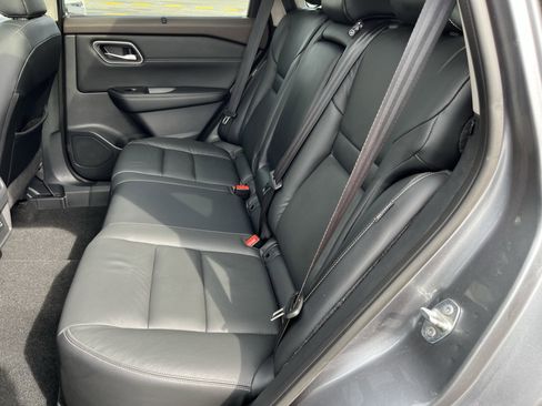 Used 2021 Nissan Rogue SL image 16