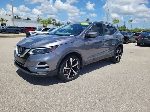 Used 2020 Nissan Rogue Sport SL w/ Premium Package FWD image 2
