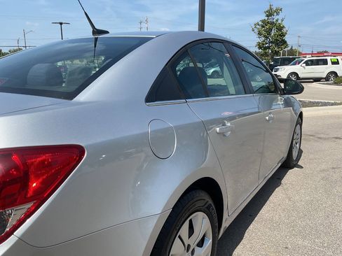 Used 2012 Chevrolet Cruze LS FWD image 8