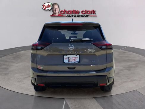 Certified 2024 Nissan Rogue SV FWD image 4
