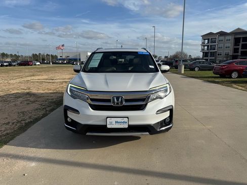 Certified 2020 Honda Pilot Touring image 3