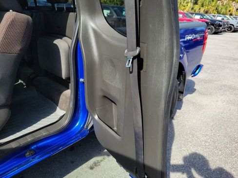 Used 2012 Nissan Frontier PRO-4X image 25