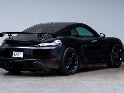Used 2022 Porsche 718 Cayman GT4 RWD image 6