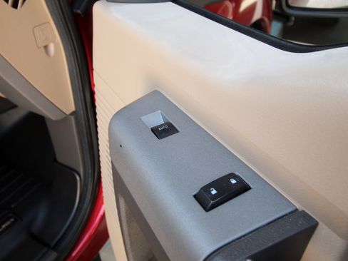 Used 2016 Ford F250 Lariat w/ Lariat Ultimate Package image 41