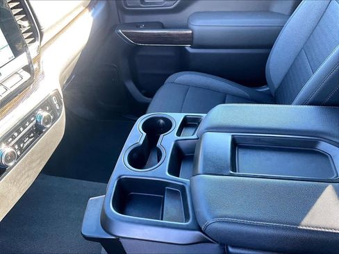 Used 2025 GMC Sierra 2500 SLE w/ SLE Convenience Package image 17