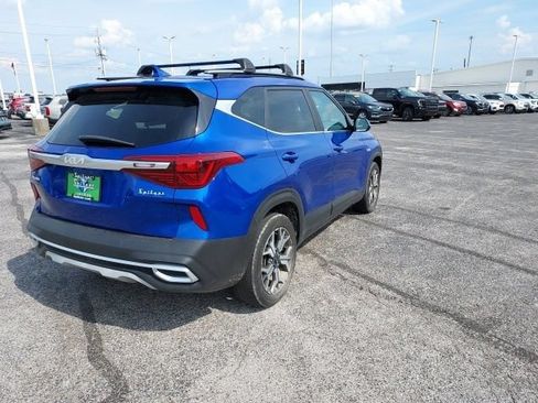 Used 2023 Kia Seltos EX AWD/4WD image 4