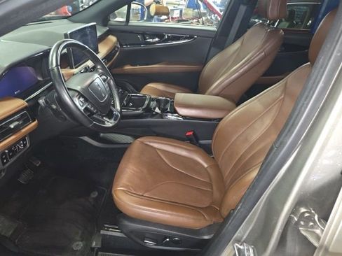 Used 2023 Lincoln Nautilus Reserve image 17