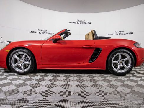 Used 2017 Porsche 718 Boxster RWD image 9