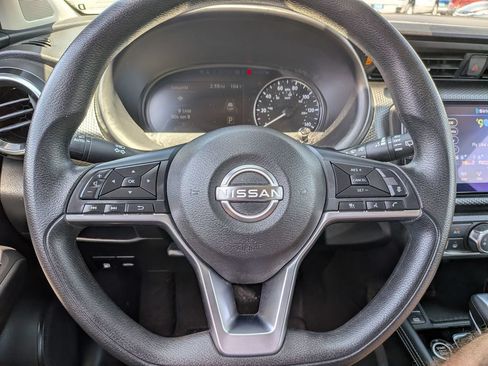 Certified 2023 Nissan Kicks SV FWD image 15