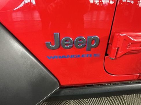 Used 2023 Jeep Wrangler Unlimited w/ Cold Weather Group AWD/4WD image 10