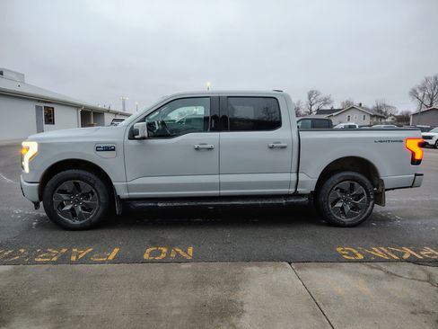 Used 2024 Ford F150 Lightning Lariat image 6
