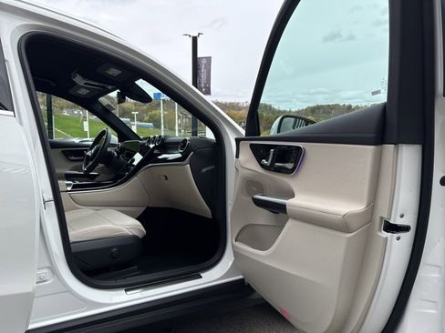 Certified 2025 Mercedes-Benz GLC 300 4MATIC image 25