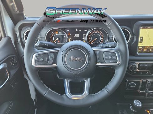 Used 2023 Jeep Wrangler Unlimited Sahara w/ Cold Weather Group AWD/4WD image 29