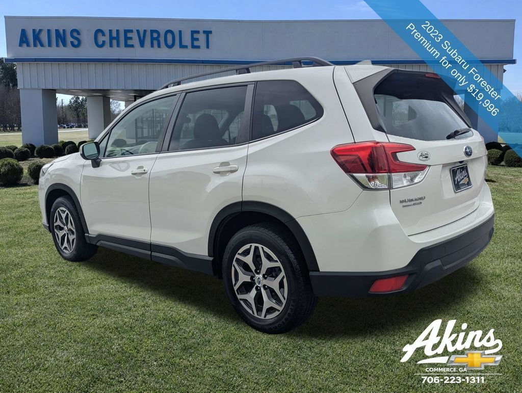Used 2023 Subaru Forester Premium AWD/4WD image 7