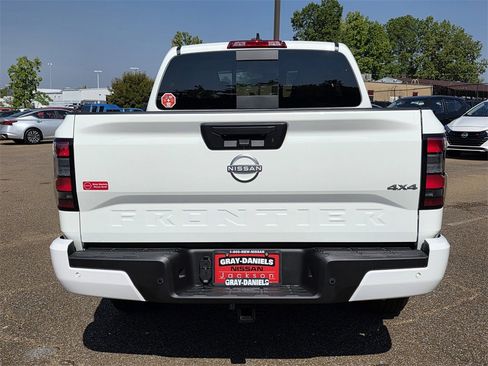New 2025 Nissan Frontier SV w/ SV Convenience Package image 5