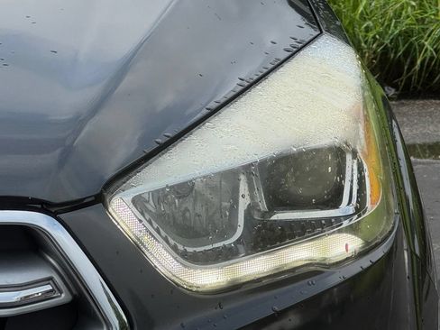 Certified 2017 Ford Escape Titanium FWD image 4
