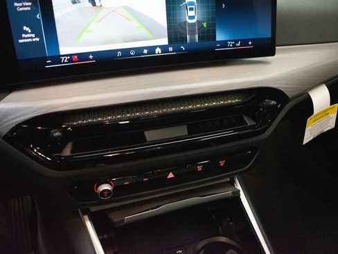 New 2026 BMW 330i xDrive Sedan w/ Convenience Package image 17