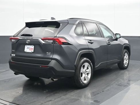 Used 2020 Toyota RAV4 XLE image 6