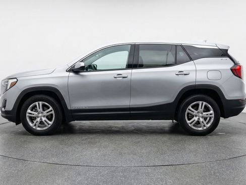 Used 2024 GMC Terrain SLE FWD image 5
