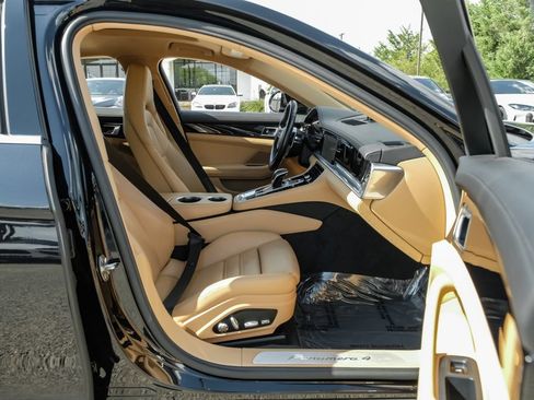 Used 2019 Porsche Panamera 4 AWD/4WD image 38