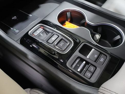 Used 2025 Honda Pilot Touring image 30