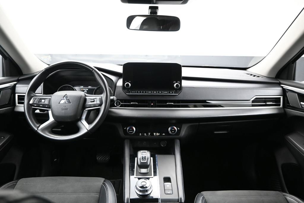 Used 2024 Mitsubishi Outlander SE FWD image 23
