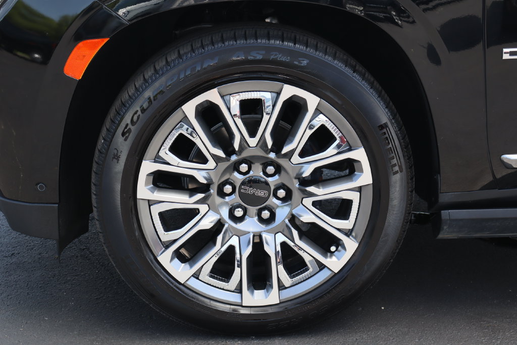 Certified 2023 GMC Yukon Denali Ultimate AWD/4WD image 39