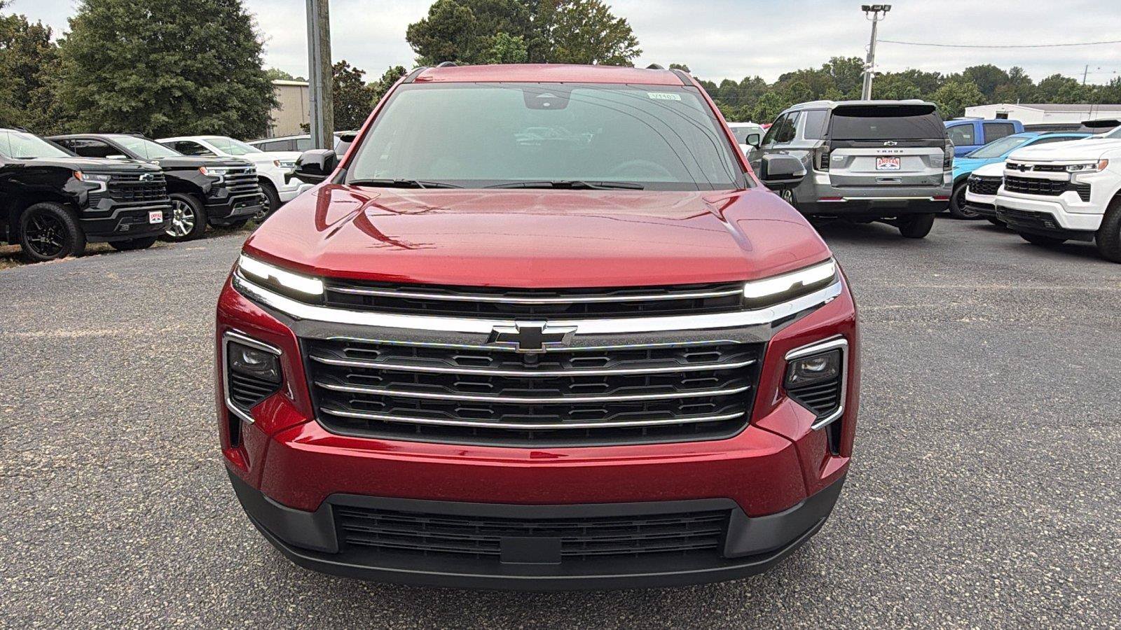 New 2027 Chevrolet Traverse LT FWD image 2