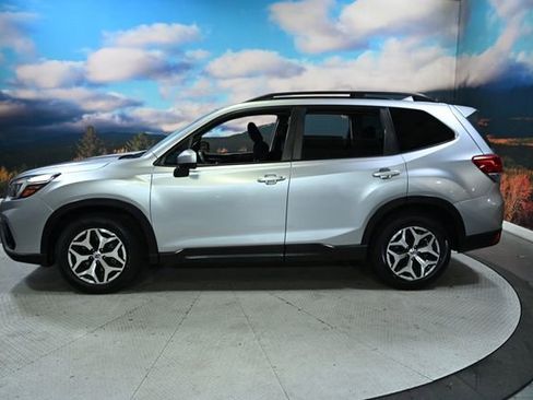 Used 2020 Subaru Forester Premium image 5