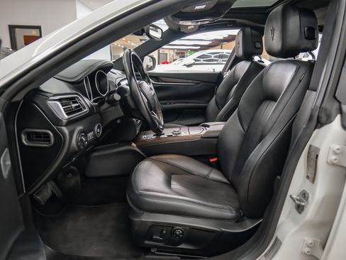 Used 2018 Maserati Ghibli S image 46