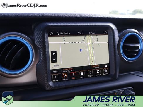 Used 2023 Jeep Wrangler Unlimited Rubicon 4xe w/ Cold Weather Group AWD/4WD image 32