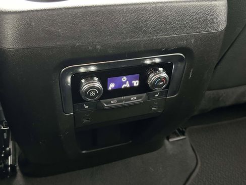 Used 2025 GMC Yukon Denali image 16