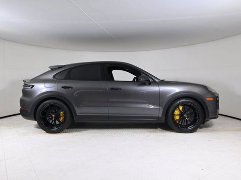 Certified 2026 Porsche Cayenne Turbo GT image 8