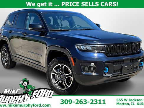 Used 2024 Jeep Grand Cherokee Trailhawk image 1