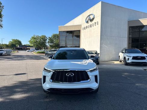 Certified 2025 INFINITI QX60 Pure image 3