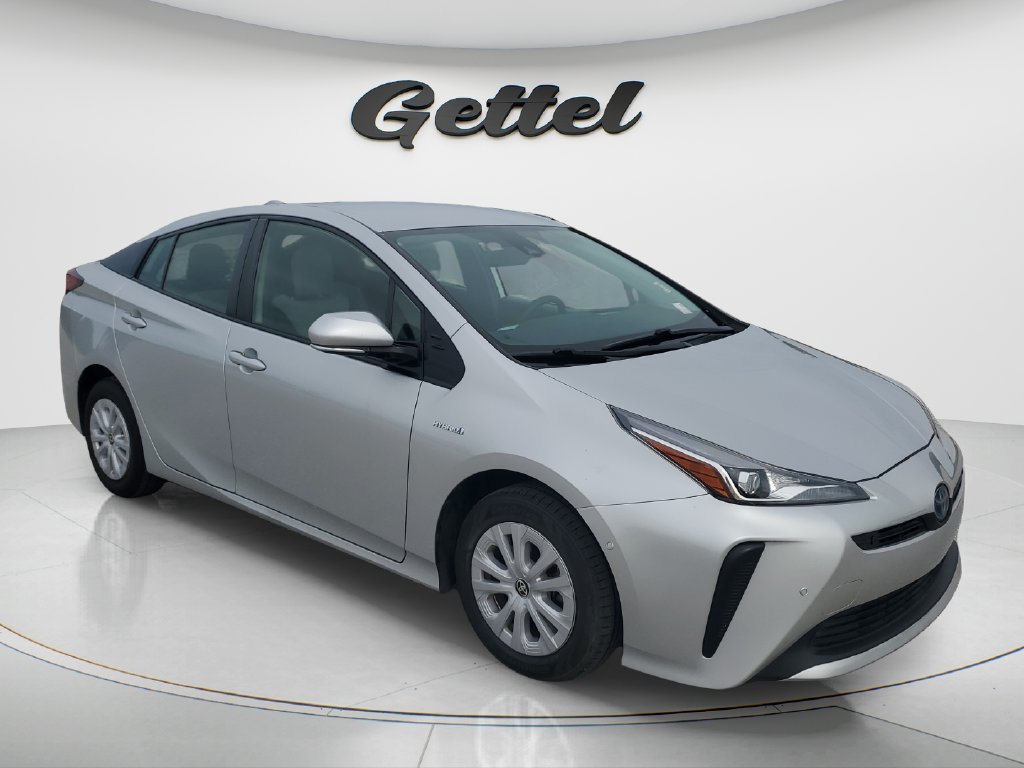 Used 2020 Toyota Prius LE FWD image 3