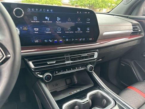 Used 2024 Chevrolet Traverse RS image 56