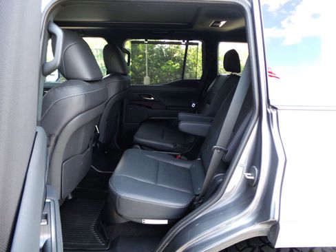 Used 2025 Lexus GX 550 w/ Cold Area Package AWD/4WD image 10