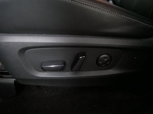 Certified 2025 INFINITI QX60 Luxe image 18