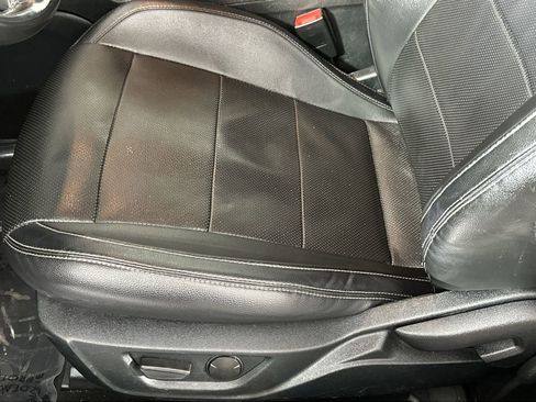 Used 2022 Ford Mustang Premium image 16