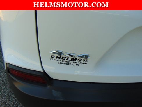 Certified 2022 Jeep Cherokee Latitude Lux image 32