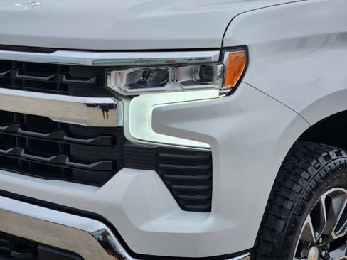 Used 2025 Chevrolet Silverado 1500 LT w/ Z71 Off-Road Package AWD/4WD image 16